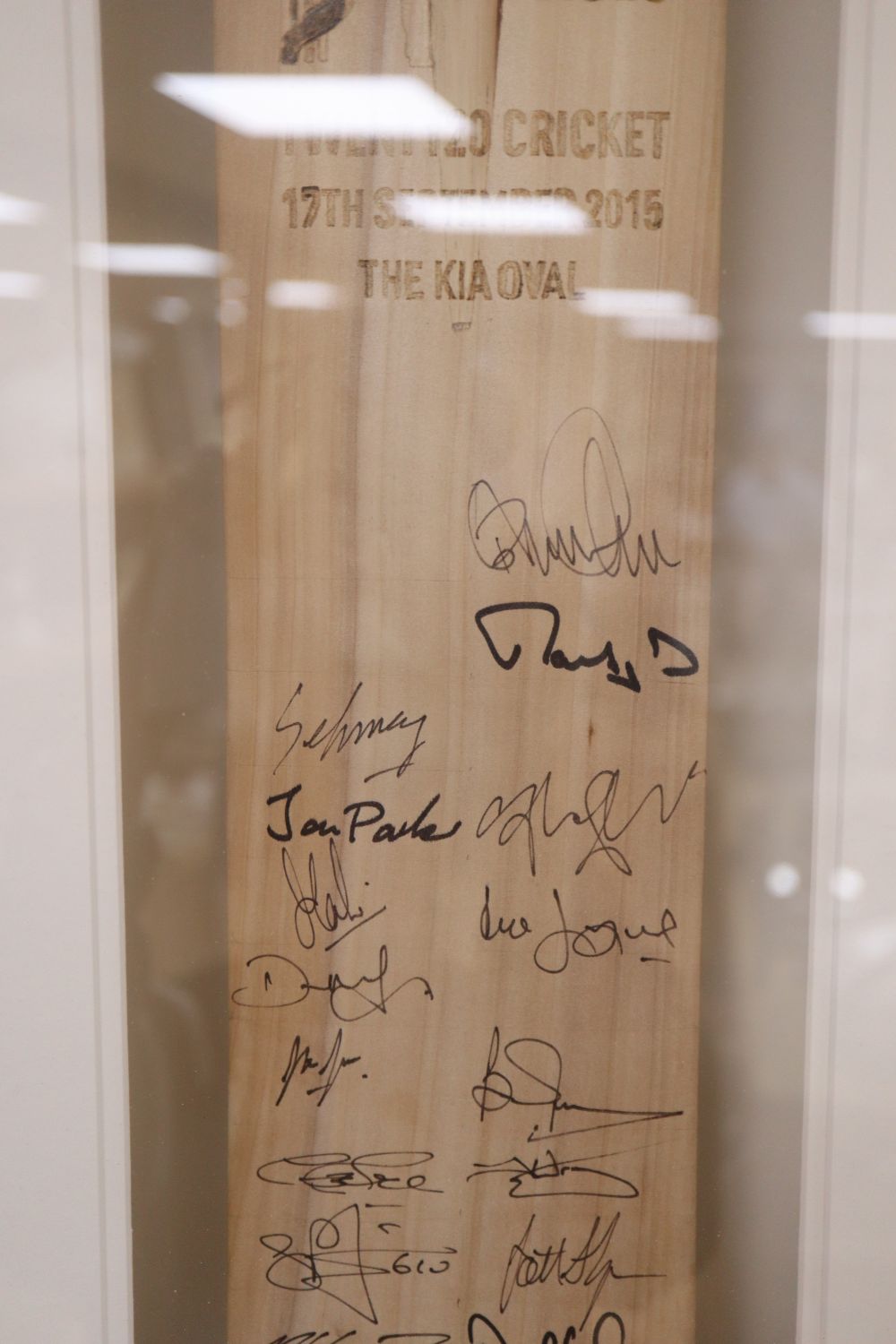 A signed cricket bat Cricket for Heros, length 72cm